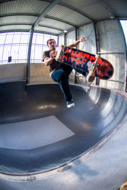 Nathaniel Ward heelal mild Skateboard - Fédération Française de Roller & Skateboard