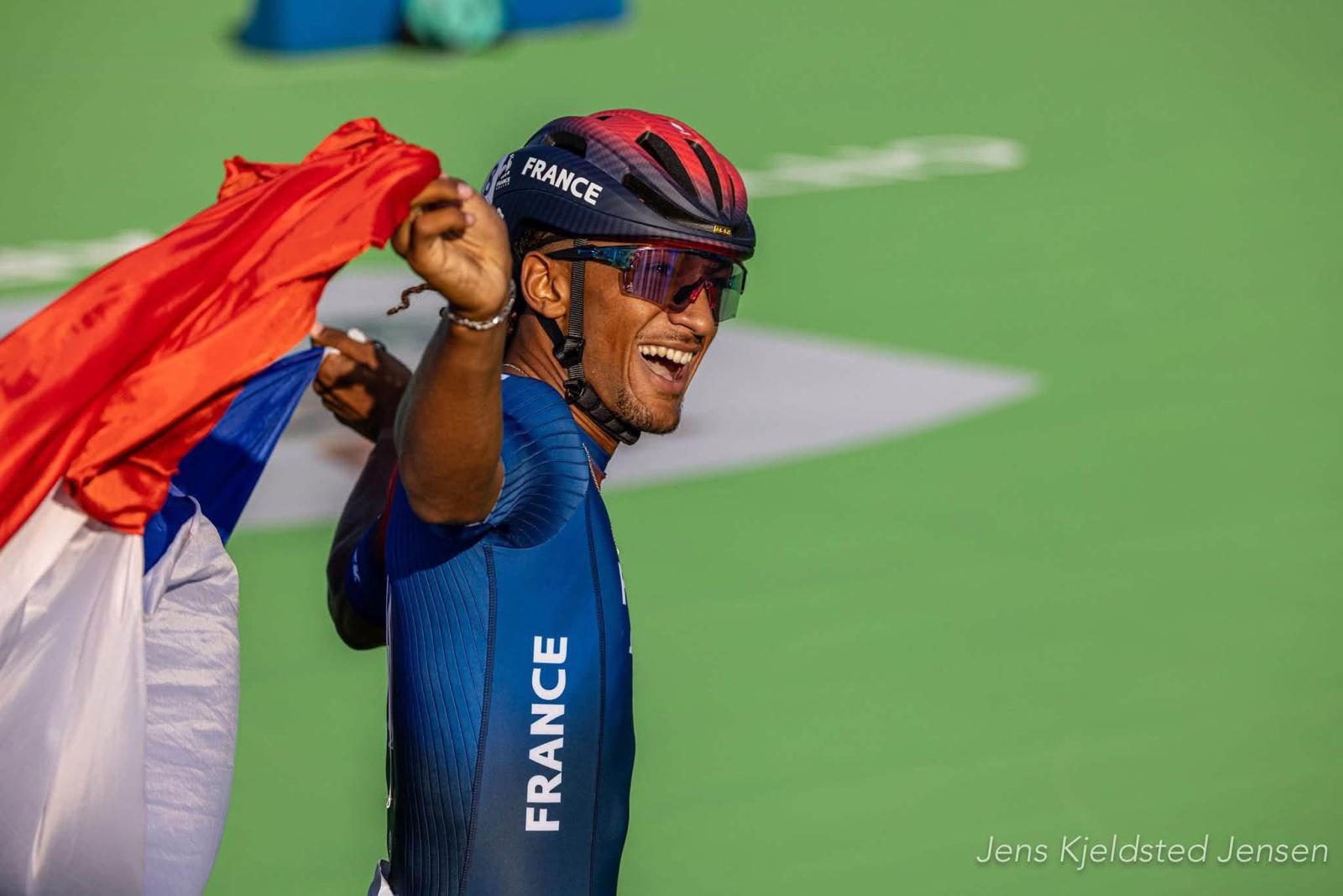 Titre Enzo 200m Piste (3)